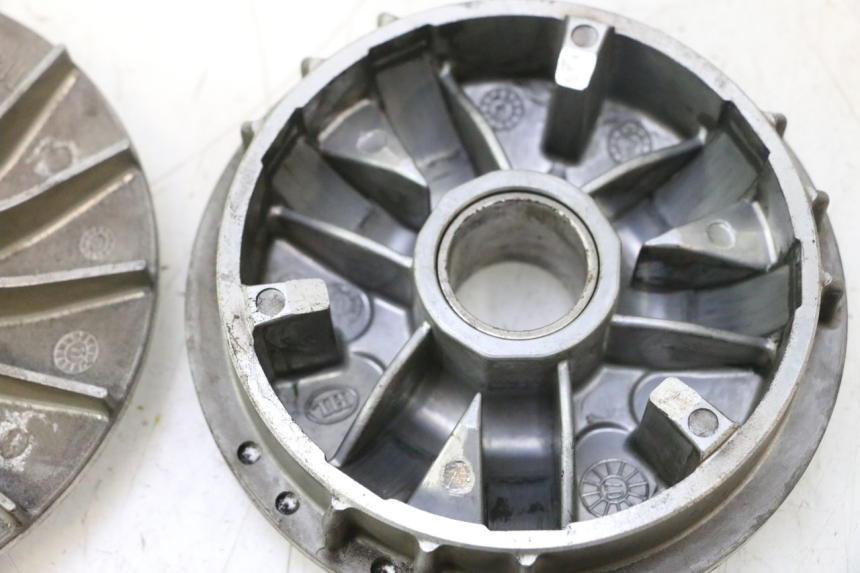 photo de VARIATOR PEUGEOT SATELIS 125 (2013 - 2018) - Kenmerkende details