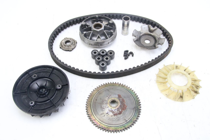 photo de VARIATOR APRILIA SCARABEO 4T 50 (2009 - 2017) - Detail van het onderdeel