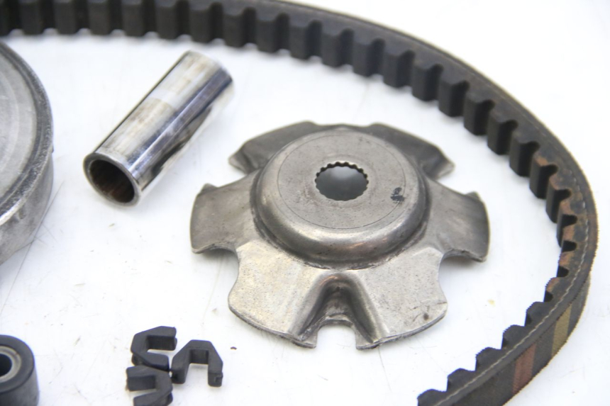 photo de VARIATOR APRILIA SCARABEO 4T 50 (2009 - 2017) - Zoom op componenten