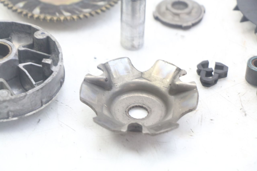 photo de VARIATOR APRILIA SCARABEO 100 (2003 - 2012) - Zoom op gebruiksstaat