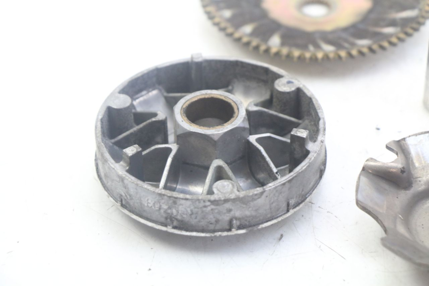 photo de VARIATOR APRILIA SCARABEO 100 (2003 - 2012) - Andere kijkhoek