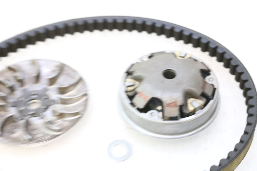 photo de VARIATOR PEUGEOT STREETZONE NAKED 2T 50 (2014 - 2018) - Zoom op gebruiksstaat