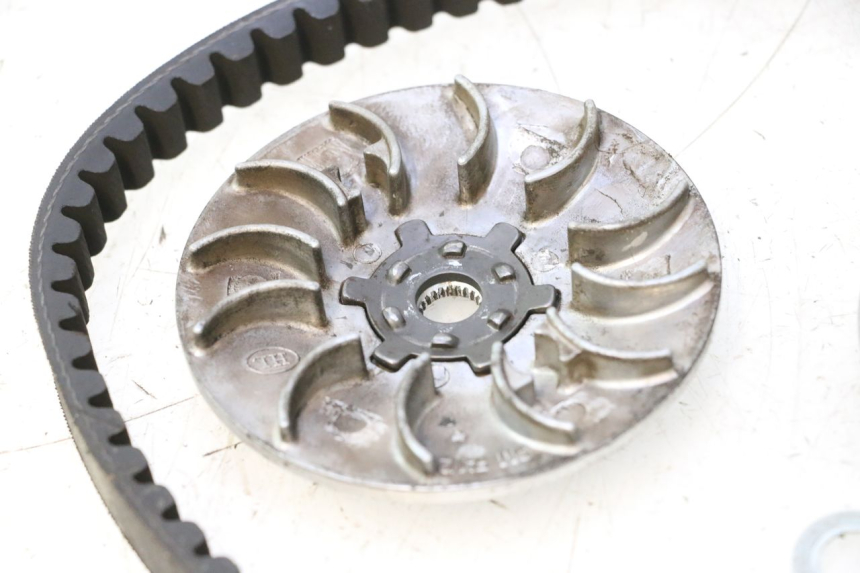 photo de VARIATOR PEUGEOT STREETZONE NAKED 2T 50 (2014 - 2018) - Andere kijkhoek