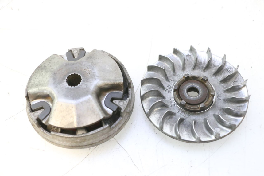 photo de VARIATOR MBK STUNT NAKED 50 (2004 - 2018) - Detail van het onderdeel