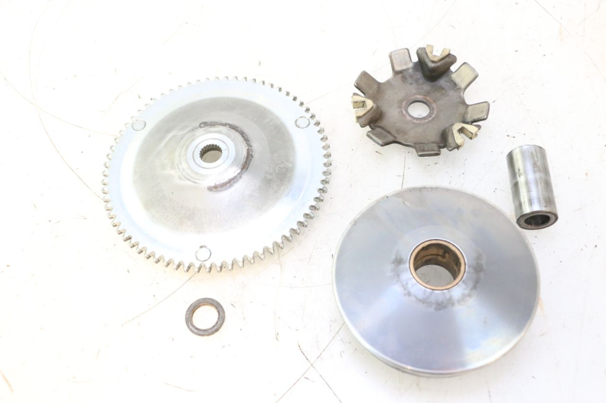 photo de VARIATOR PEUGEOT TREKKER TKR 50 (2005 - 2014) - Bevestigingspunten