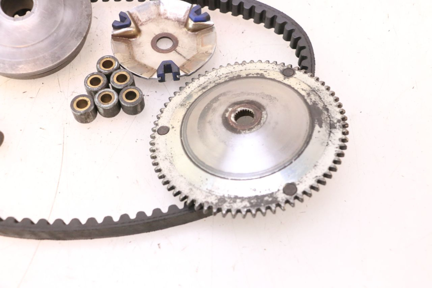 photo de VARIATOR PEUGEOT TREKKER 50 (1995 - 2004) - Andere kijkhoek