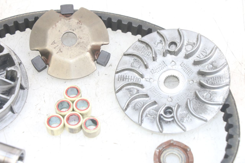 photo de VARIATOR PEUGEOT TWEET 4T 50 (2014 - 2019) - Bevestigingspunten