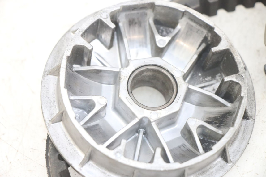 photo de VARIATOR PEUGEOT TWEET 4T 50 (2014 - 2019) - Staat van het oppervlak