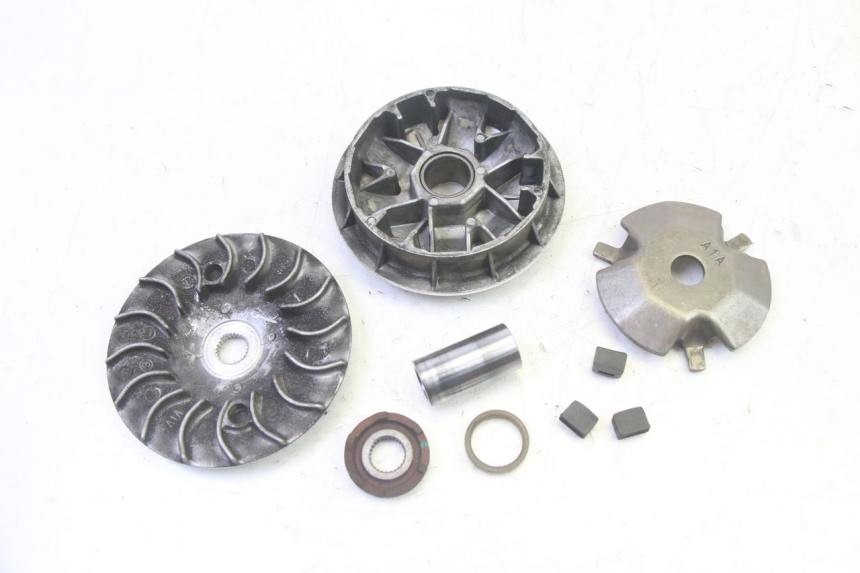 photo de VARIATOR PEUGEOT TWEET PRO EFI 4T 50 (2021 - 2022) - Hoofdaanzicht