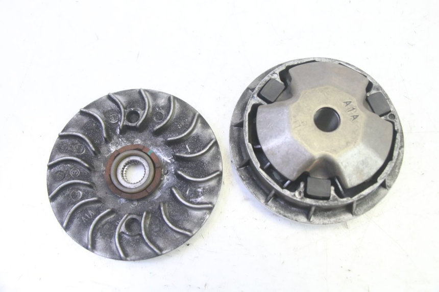 photo de VARIATOR PEUGEOT TWEET PRO EFI 4T 50 (2021 - 2022) - Zoom op gebruiksstaat