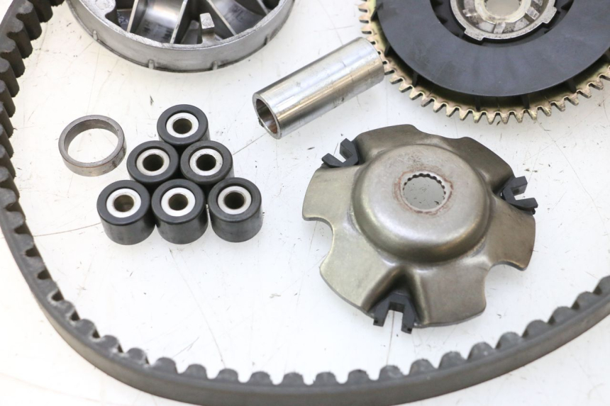 photo de VARIATOR PIAGGIO TYPHOON 50 (2000 - 2009) - Zoom op componenten