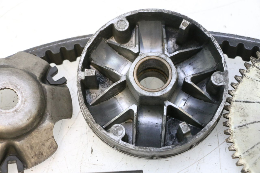 photo de VARIATOR PIAGGIO TYPHOON 50 (2000 - 2009) - Zoom op componenten