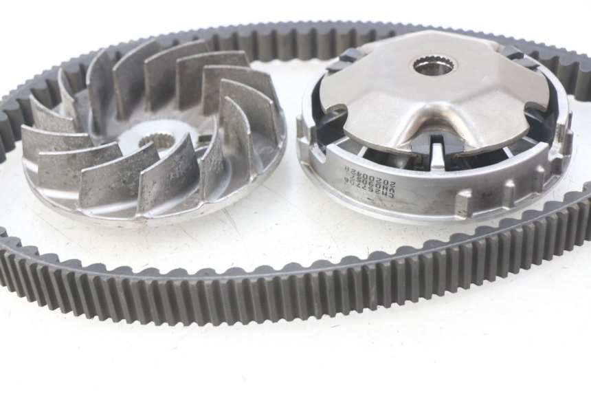 photo de VARIATOR PIAGGIO VESPA GTS IGET ABS 125 (2017 - 2023) - Detail van het onderdeel