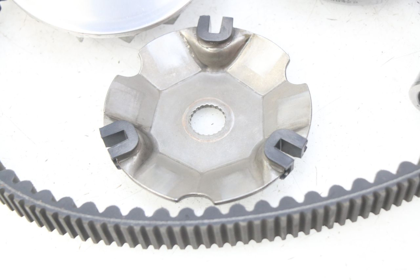 photo de VARIATOR PIAGGIO VESPA GTS IGET ABS 125 (2017 - 2023) - Andere kijkhoek