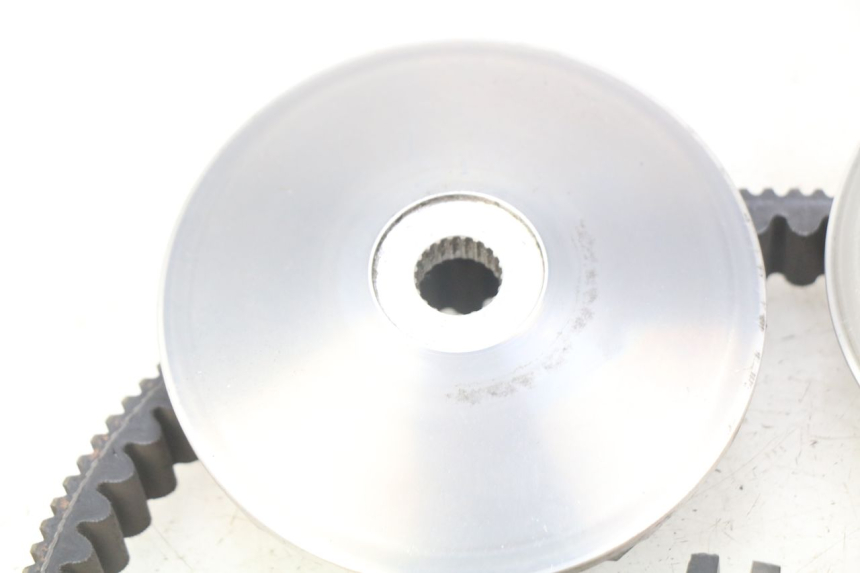 photo de VARIATOR PIAGGIO VESPA GTS IGET ABS 125 (2017 - 2023) - Technische close-up