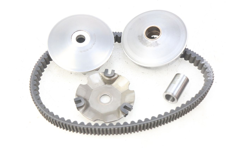 photo de VARIATOR PIAGGIO VESPA GTS IGET ABS 125 (2017 - 2023) - Bevestigingspunten