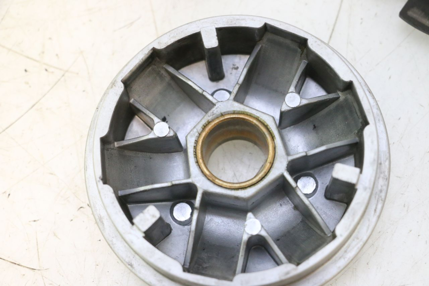 photo de VARIATOR PEUGEOT VIVACITY 50 (1998 - 2003) - Zoom op gebruiksstaat
