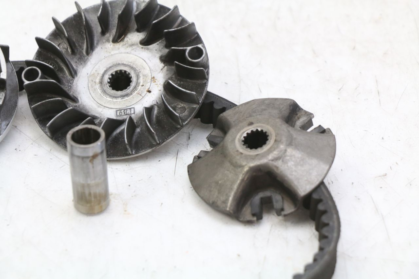 photo de VARIATOR YAMAHA XMAX X-MAX 125 (2006 - 2009) - Detail van het onderdeel