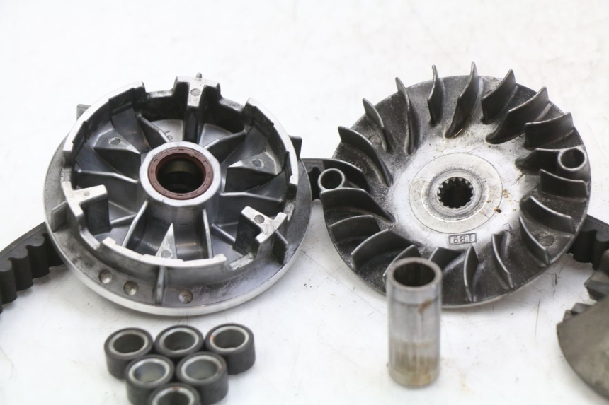 photo de VARIATOR YAMAHA XMAX X-MAX 125 (2006 - 2009) - Andere kijkhoek