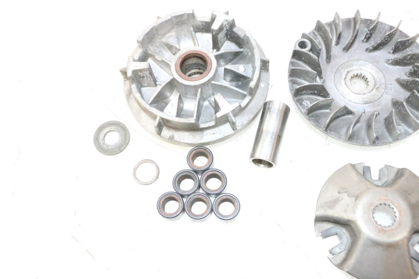 photo de VARIATOR YAMAHA XMAX X-MAX 125 (2006 - 2009) - Zoom op componenten