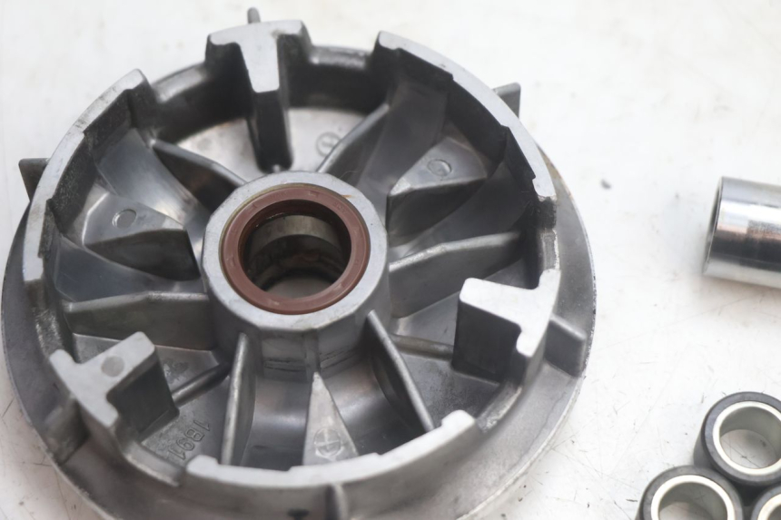 photo de VARIATOR YAMAHA XMAX X-MAX 125 (2006 - 2009) - Detail van het onderdeel