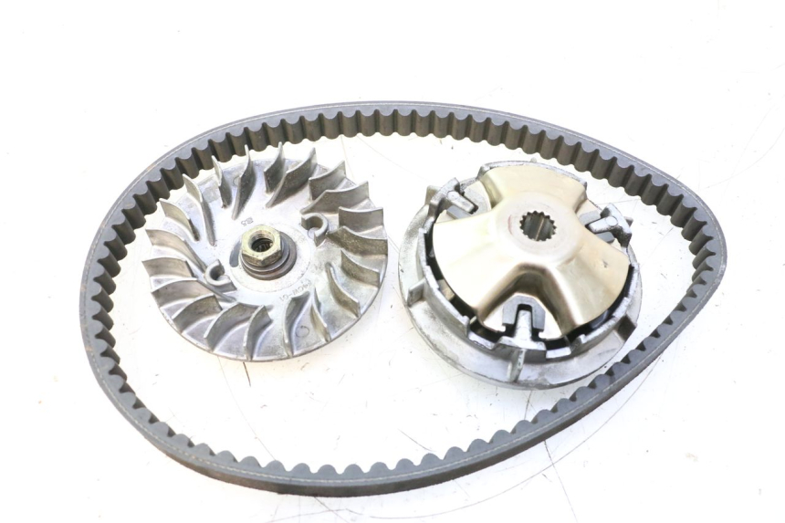photo de VARIATOR YAMAHA YP MAJESTY 125 (1998 - 2001) - Zoom op gebruiksstaat