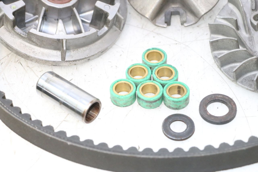 photo de VARIATOR YAMAHA YP MAJESTY 125 (2007 - 2010) - Zoom op componenten