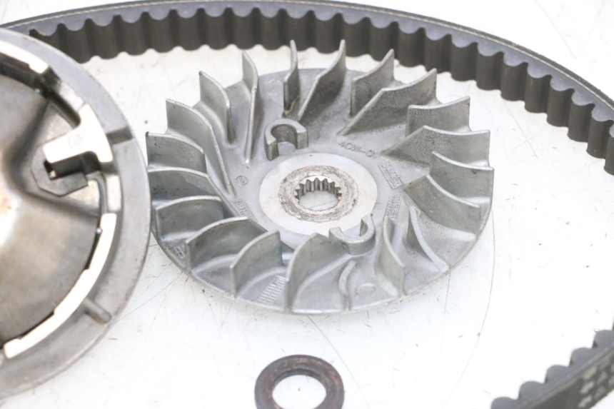 photo de VARIATOR YAMAHA YP MAJESTY 125 (2007 - 2010) - Zoom op gebruiksstaat