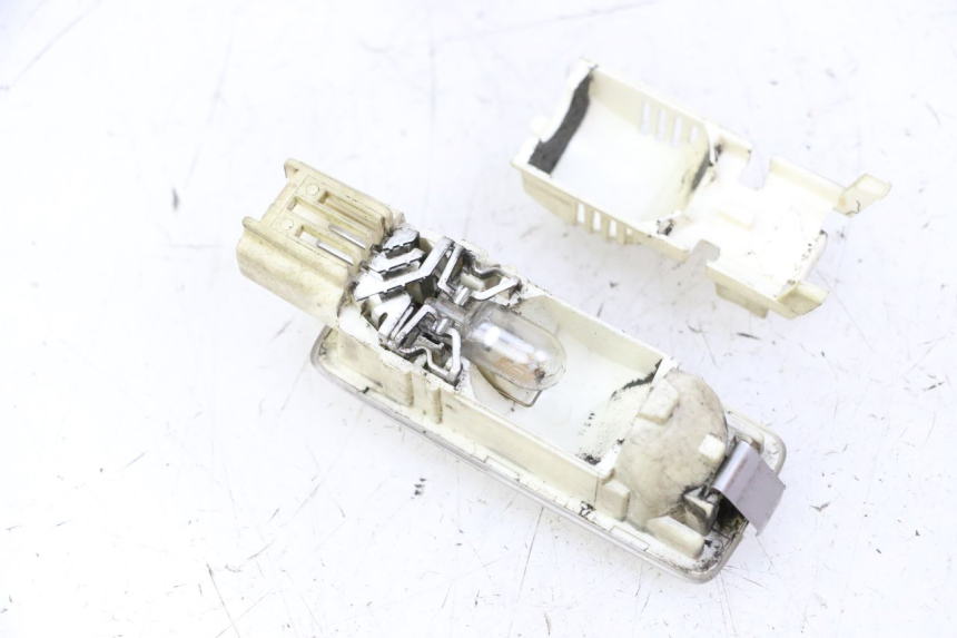 photo de STANDLICHT PEUGEOT SATELIS 125 (2013 - 2018) - Bevestigingspunten