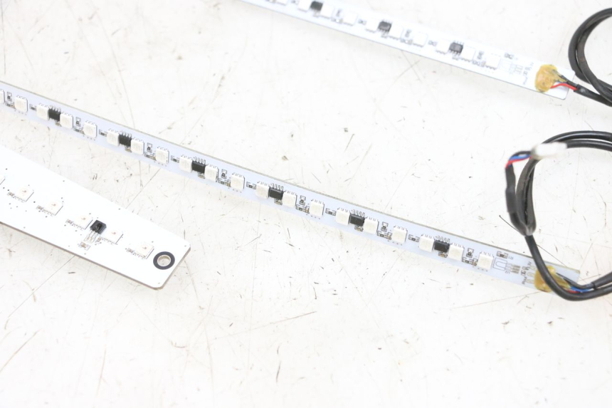 photo de STANDLICHT DUALTRON VICTOR LIMITED 1 - Bevestigingspunten