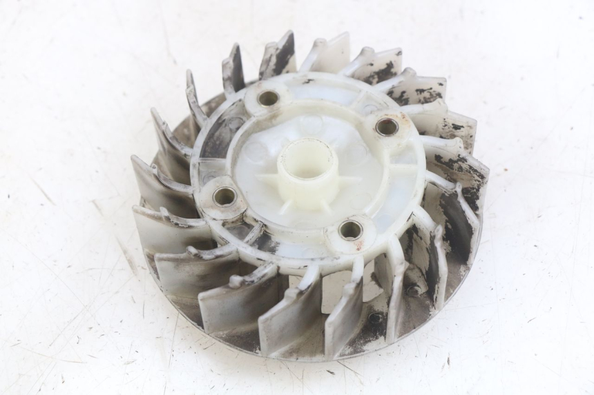 photo de VENTILATOR KYMCO AGILITY NAKED RENOUVO 2T 50 (2011 - 2018) - Detail van het onderdeel