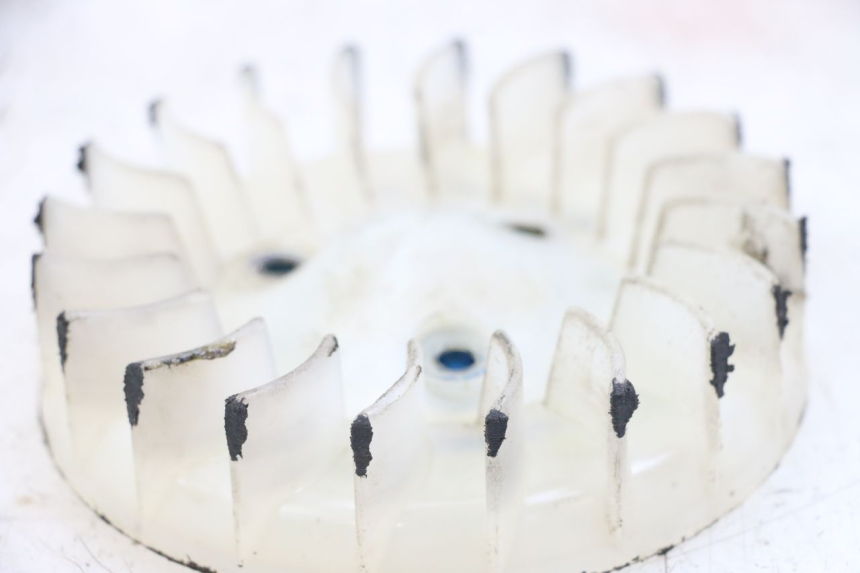 photo de VENTILATOR MBK BOOSTER SPIRIT 50 (1999 - 2003) - Detail van het onderdeel