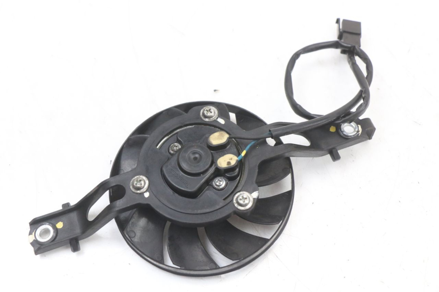 photo de VENTILATOR SUZUKI BURGMAN 125 (2007 - 2014) - Detail van het onderdeel