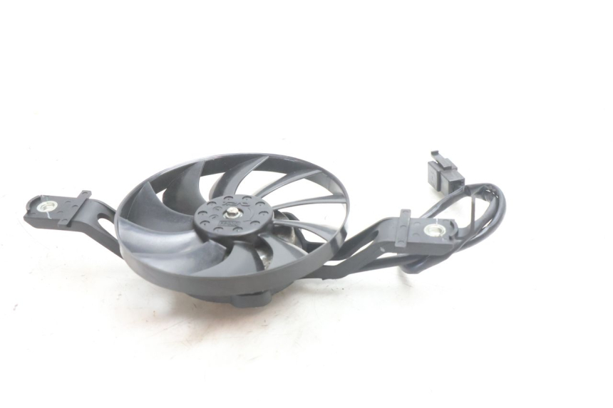 photo de VENTILATOR SUZUKI BURGMAN 125 (2007 - 2014) - Detail van het onderdeel