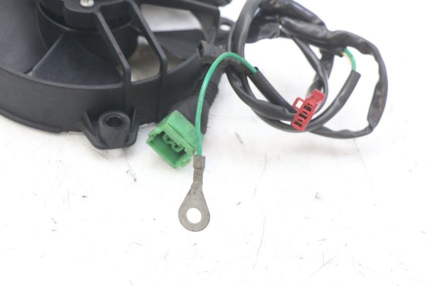 photo de VENTILATOR HONDA FES PANTHEON 2T 125 (1998 - 2002) - Zoom op gebruiksstaat