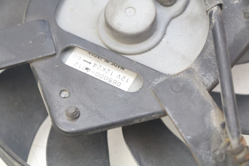 photo de VENTILATOR YAMAHA FJR ABS 1300 (2006 - 2012) - Detail van het onderdeel