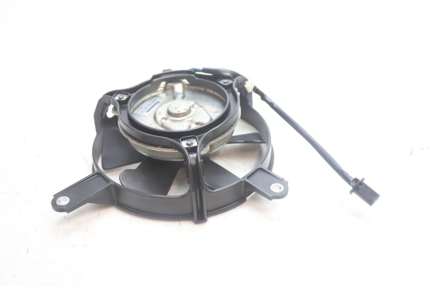 photo de VENTILATOR HONDA FJS SILVER WING SILVERWING 400 (2005 - 2008) - Zoom op gebruiksstaat