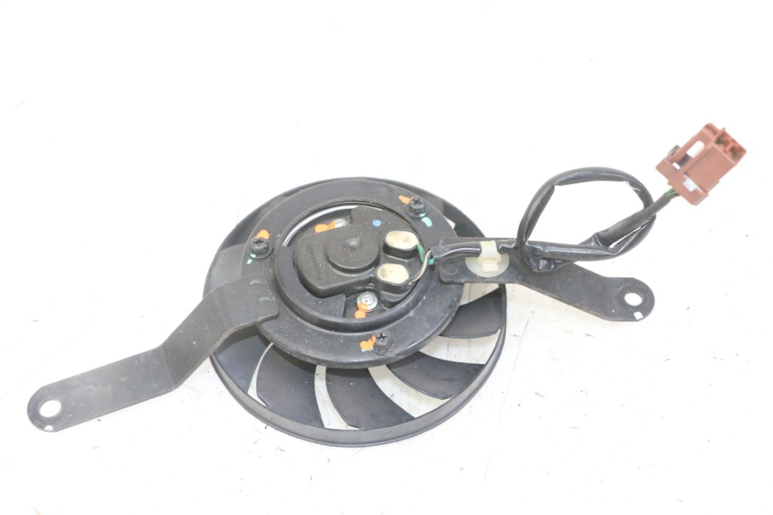 photo de VENTILATOR HONDA FORZA ABS 300 (2013 - 2017) - Detail van het onderdeel