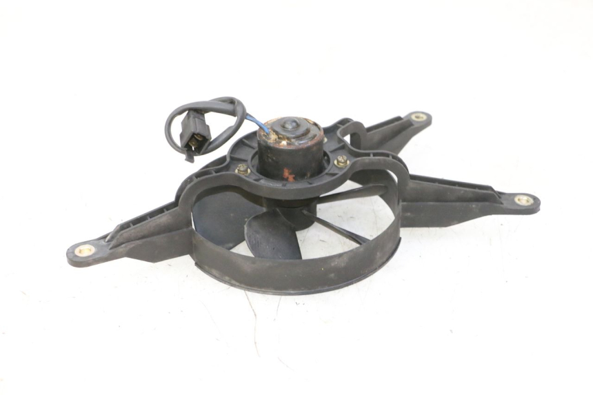 photo de VENTILATOR KYMCO GRAND DINK 125 (2002 - 2007) - Detail van het onderdeel