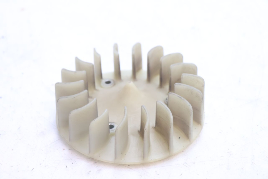 photo de VENTILATOR PEUGEOT KISBEE 2T 50 (2010 - 2017) - Detail van het onderdeel