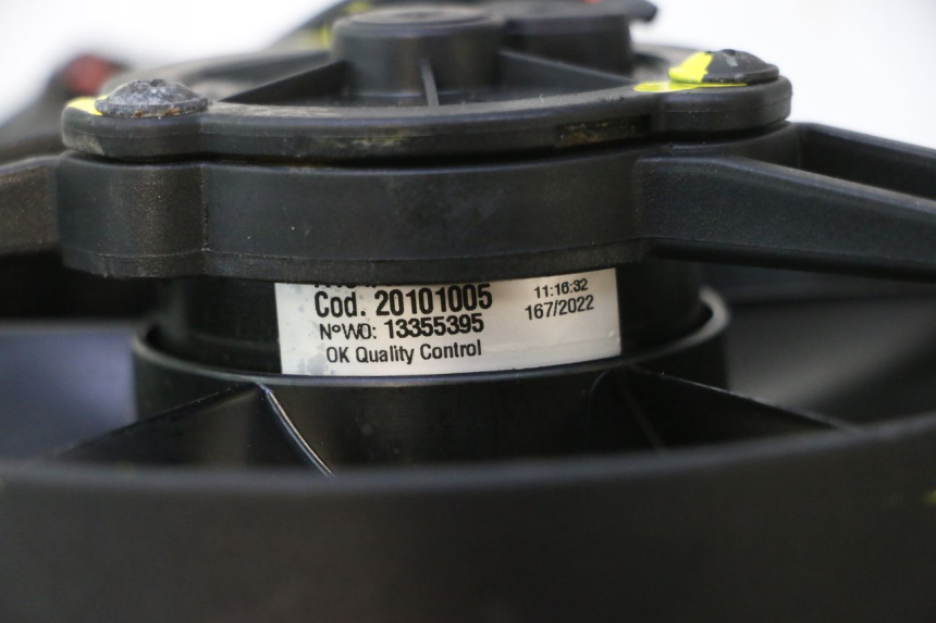 photo de VENTILATOR PIAGGIO MP3 HPE 530 (2022 - 2026) - Zoom op gebruiksstaat