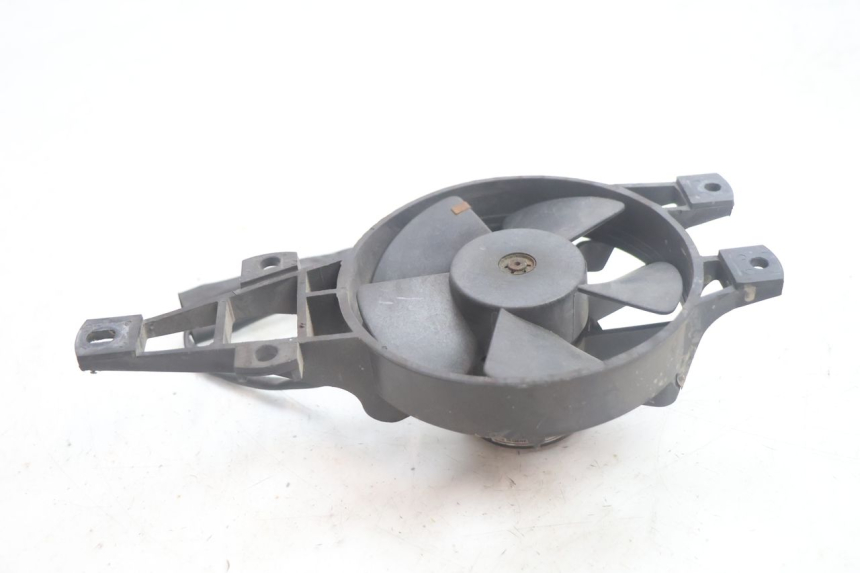 photo de VENTILATOR PIAGGIO MP3 125 (2006 - 2014) - Detail van het onderdeel