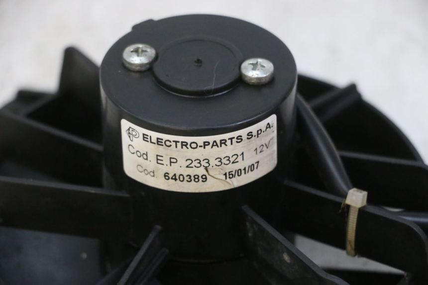 photo de VENTILATOR PIAGGIO MP3 125 (2006 - 2014) - Andere kijkhoek