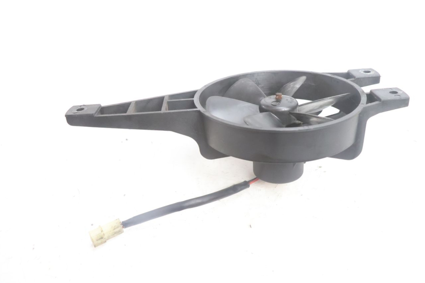photo de VENTILATOR PEUGEOT SATELIS 125 (2006 - 2009) - Detail van het onderdeel
