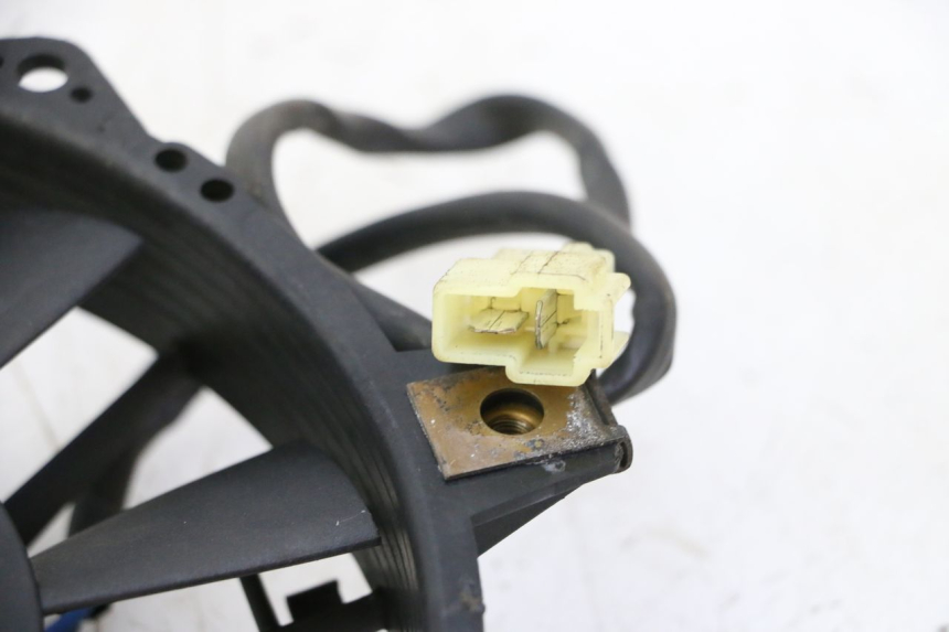 photo de VENTILATOR TRIUMPH SPRINT 900 (1995 - 1998) - Detail van het onderdeel