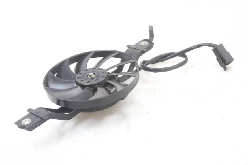 photo de VENTILATOR SUZUKI BURGMAN 125 (2007 - 2014) - Zoom op gebruiksstaat