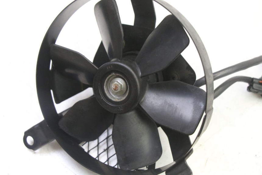 photo de VENTILATOR SUZUKI SV S 650 (2003 - 2009) - Detail van het onderdeel