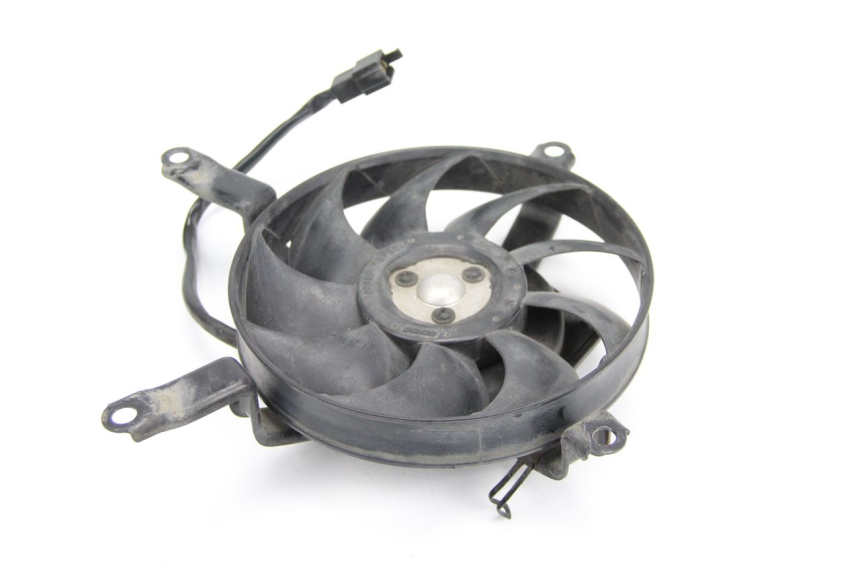 photo de VENTILATOR YAMAHA TDM ABS 900 (2002 - 2014) - Detail van het onderdeel