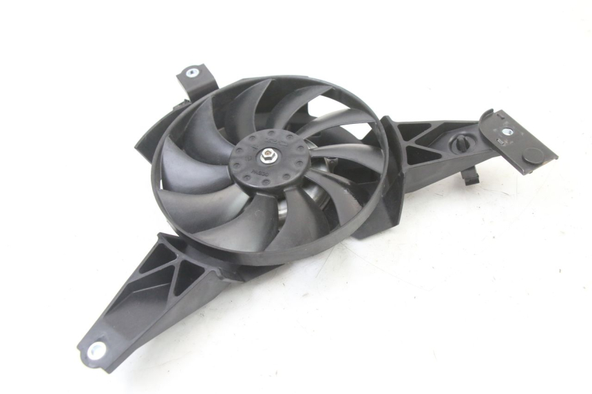 photo de VENTILATOR YAMAHA TRACER 7 700 (2020 - 2024) - Detail van het onderdeel