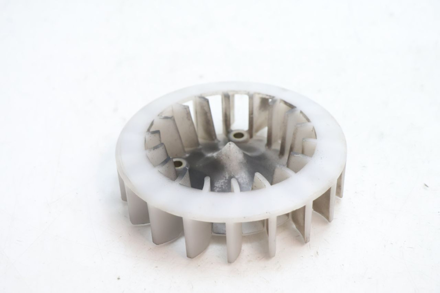 photo de VENTILATOR PEUGEOT TREKKER 50 (1995 - 2004) - Detail van het onderdeel
